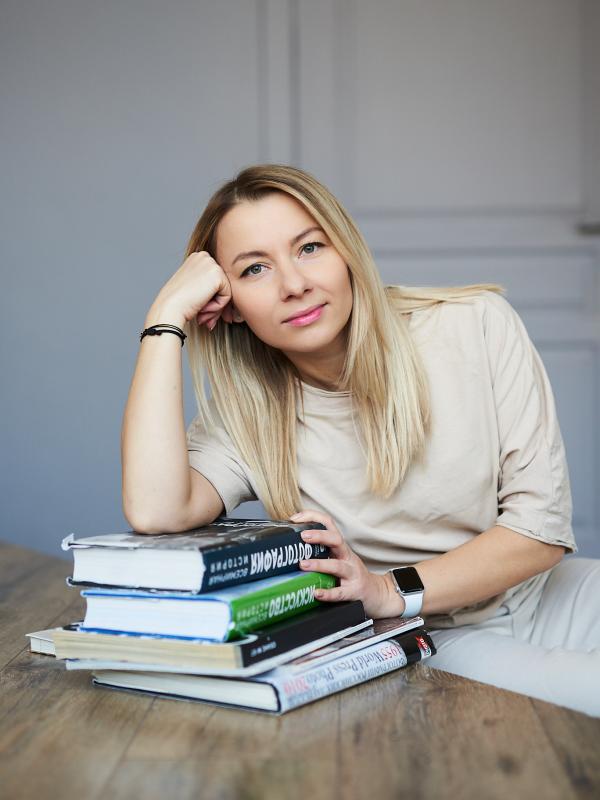 Портрет для блога. Герой съемок Алла, психолог. Фотограф Анна Стадник