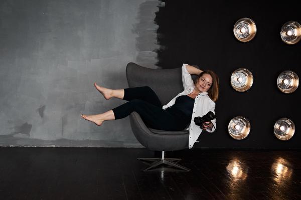 Бизнес портрет фотографа. Герой съемок Анастасия. 